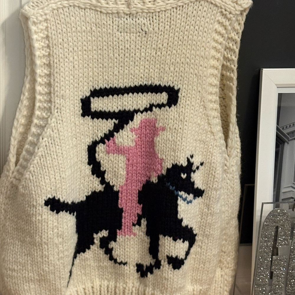 GOGO Cream Knit Vest with Black Accents - Picture 7 of 8